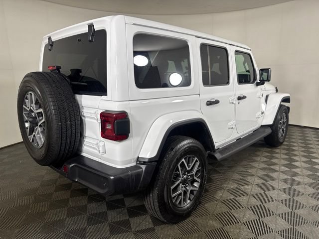 Used 2026 Jeep Wrangler Unlimited Sahara AWD/4WD image 2