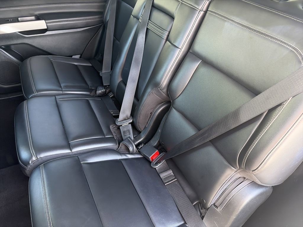 Certified 2023 Ford Explorer XLT w/ Equipment Group 202A RWD image 30
