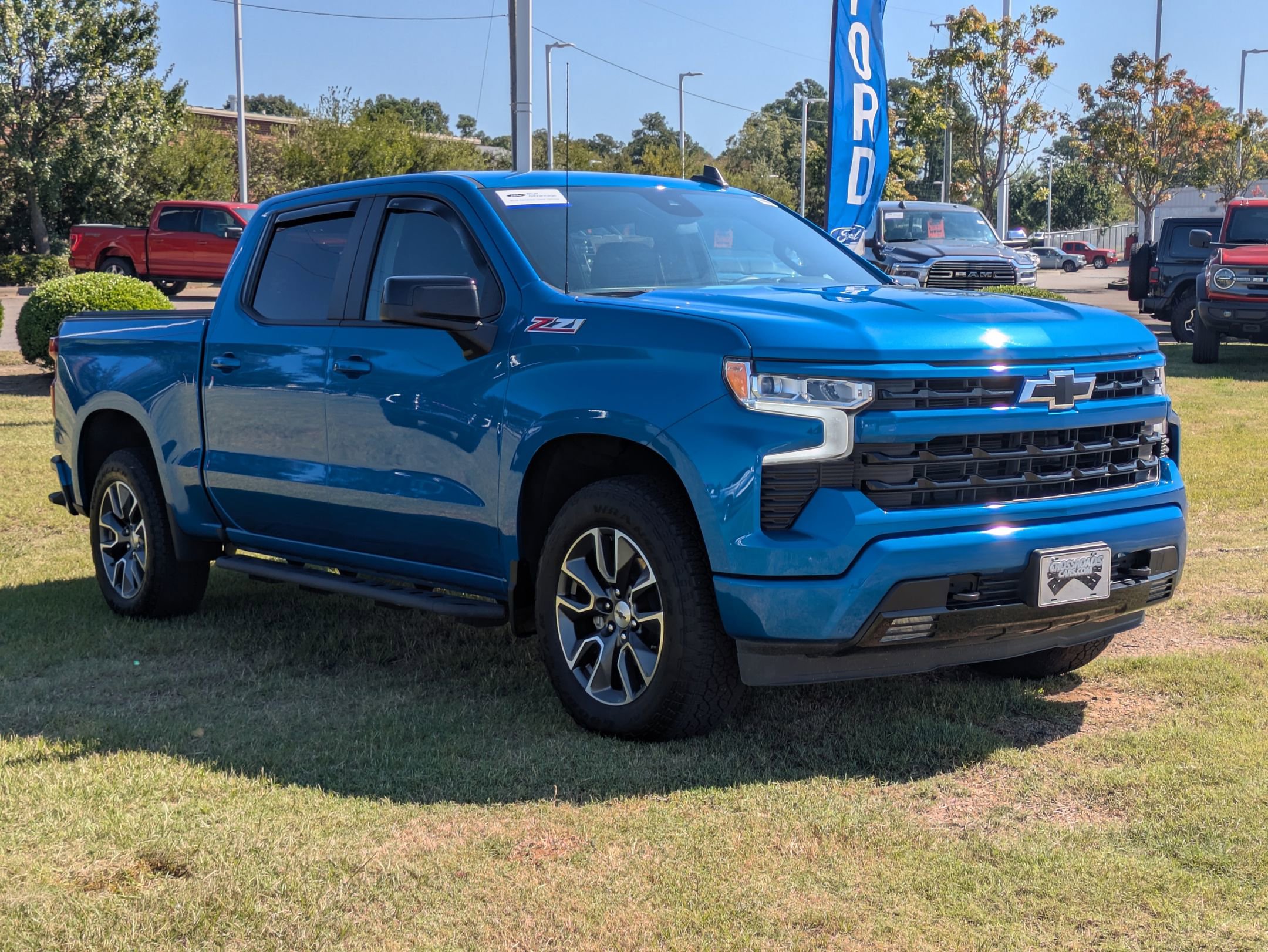 Used 2024 Chevrolet Silverado 1500 RST w/ Z71 Off-Road Package image 2