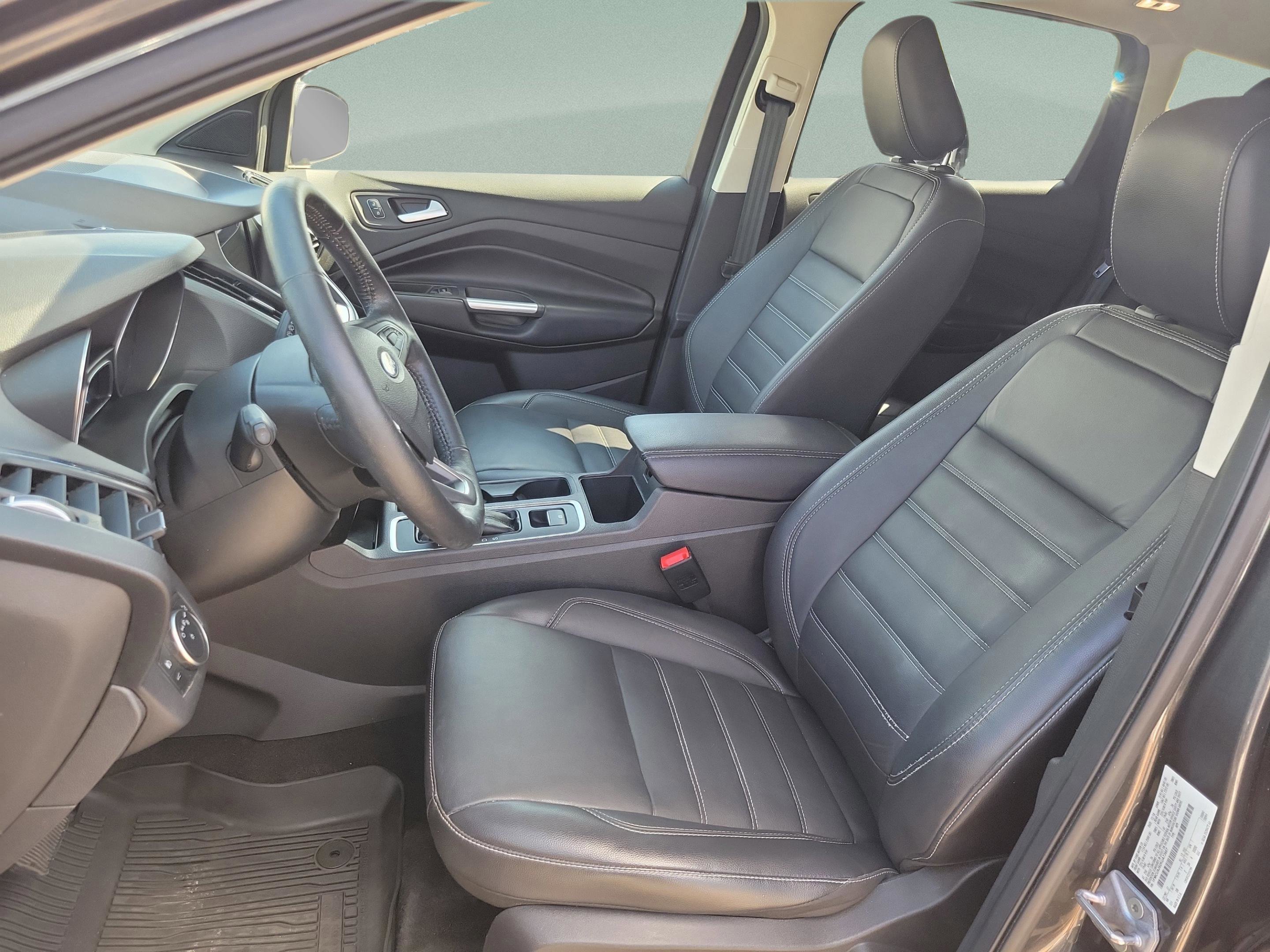 Certified 2019 Ford Escape Titanium image 31