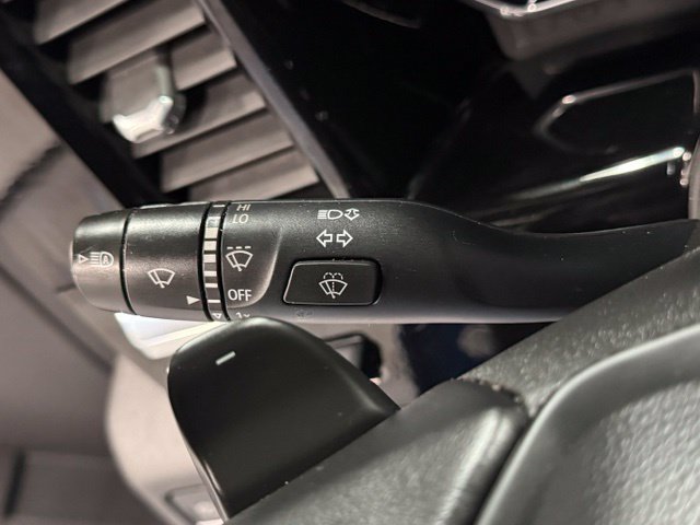 Used 2022 Chevrolet Silverado 1500 LTZ AWD/4WD image 16