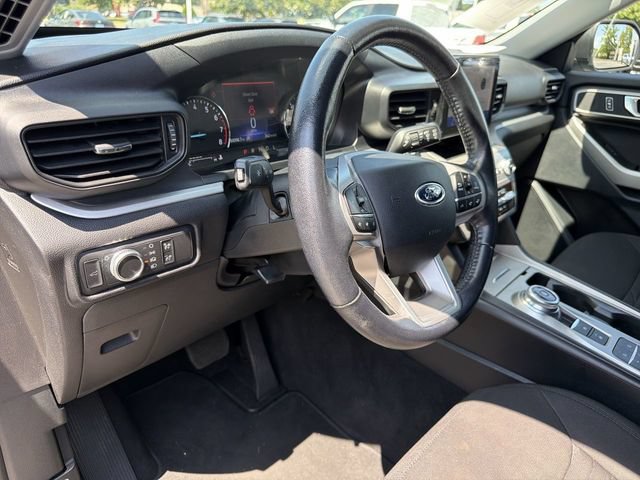 Certified 2021 Ford Explorer XLT RWD image 12