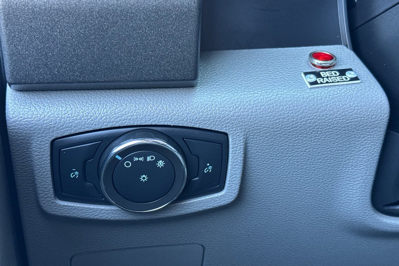 Certified 2020 Ford F550 4x4 Regular Cab Super Duty image 24