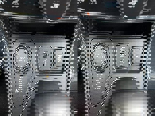 Used 2020 Jeep Cherokee Latitude Plus image 25