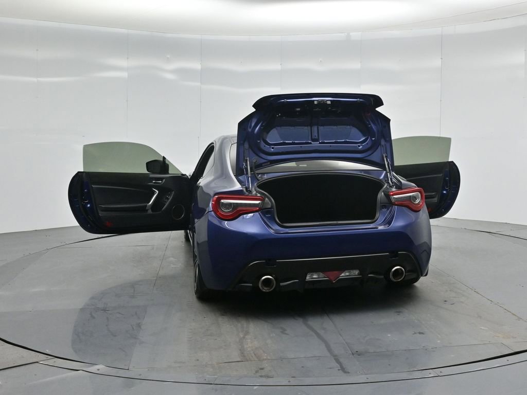 Used 2017 Toyota 86 image 26