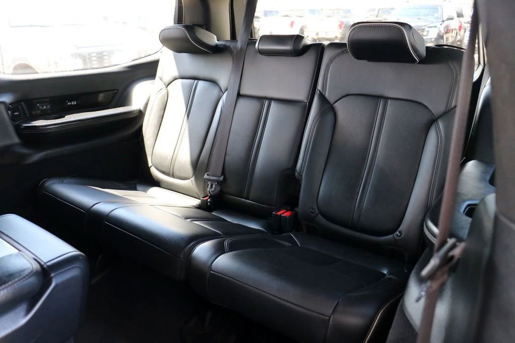 Used 2022 Jeep Grand Wagoneer Series II AWD/4WD image 22