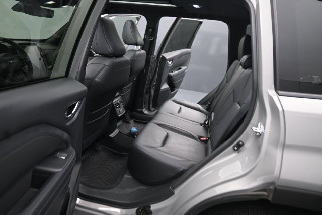 Used 2025 Subaru Forester Limited w/ Popular Package #1 AWD/4WD image 20