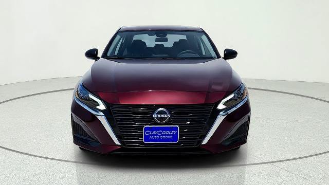 Used 2024 Nissan Altima 2.5 SV FWD image 2