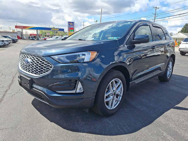 Certified 2023 Ford Edge SEL w/ Convenience Package AWD/4WD image 3