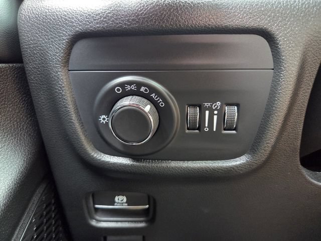 Used 2025 Jeep Grand Cherokee Laredo w/ MOPAR Finishing Package RWD image 23