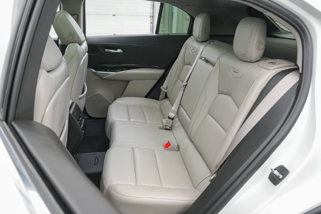 Used 2023 Cadillac XT4 Premium Luxury FWD image 18