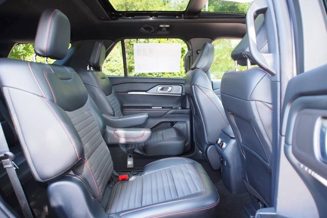 Certified 2025 Ford Explorer ST-Line w/ Premium Package AWD/4WD image 13
