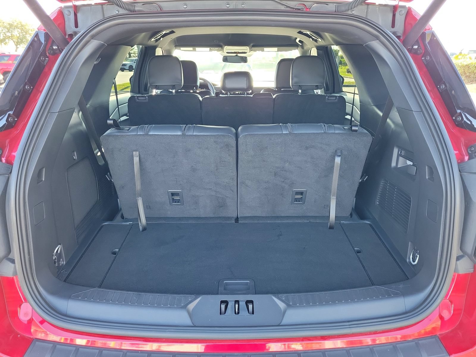 Certified 2025 Ford Explorer ST-Line w/ Premium Package RWD image 6