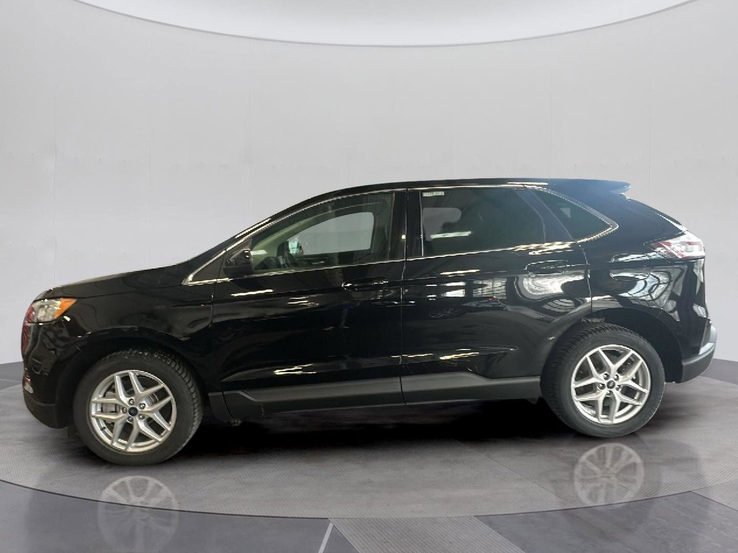 Certified 2022 Ford Edge SEL image 2