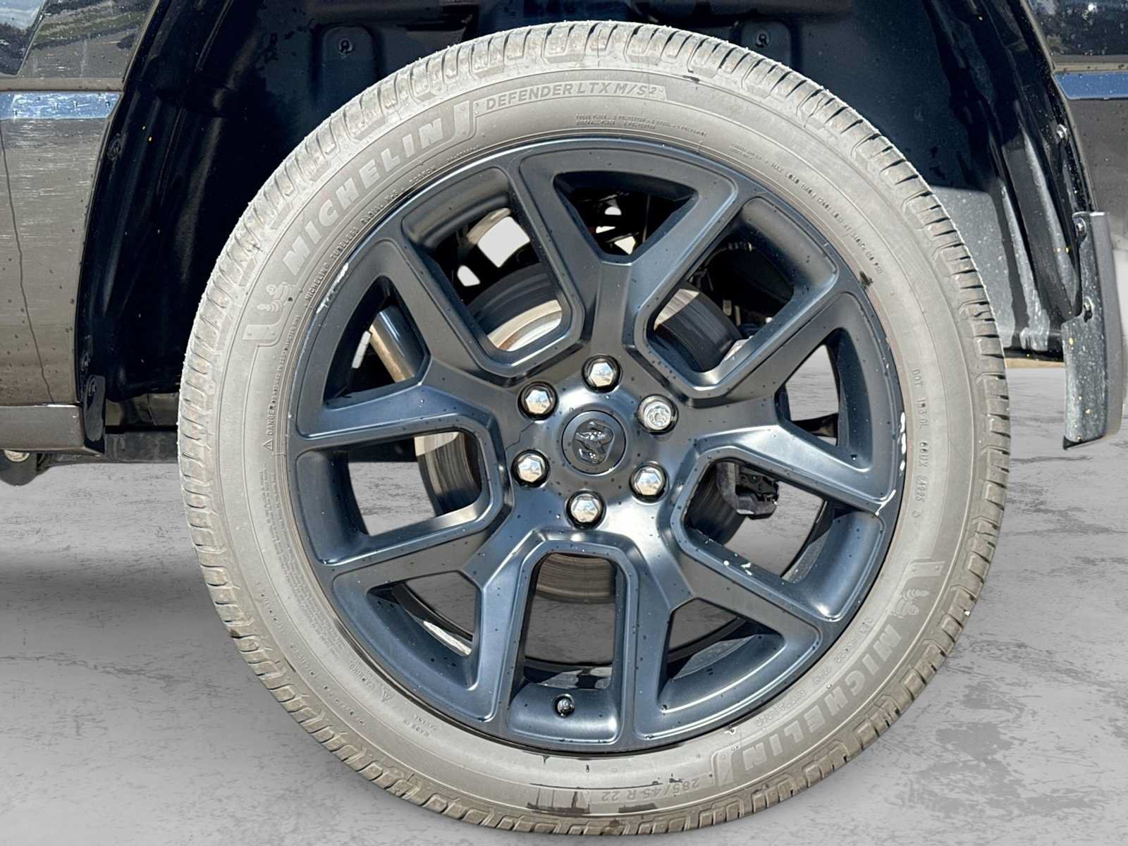 Used 2024 RAM 1500 Laramie AWD/4WD image 13