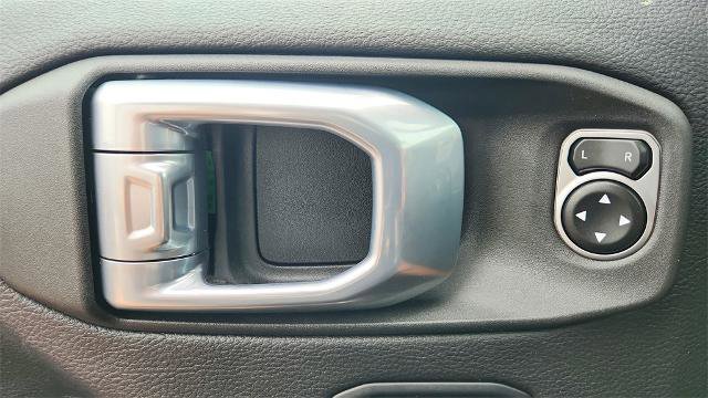 Used 2025 Jeep Wrangler Unlimited Sahara image 20