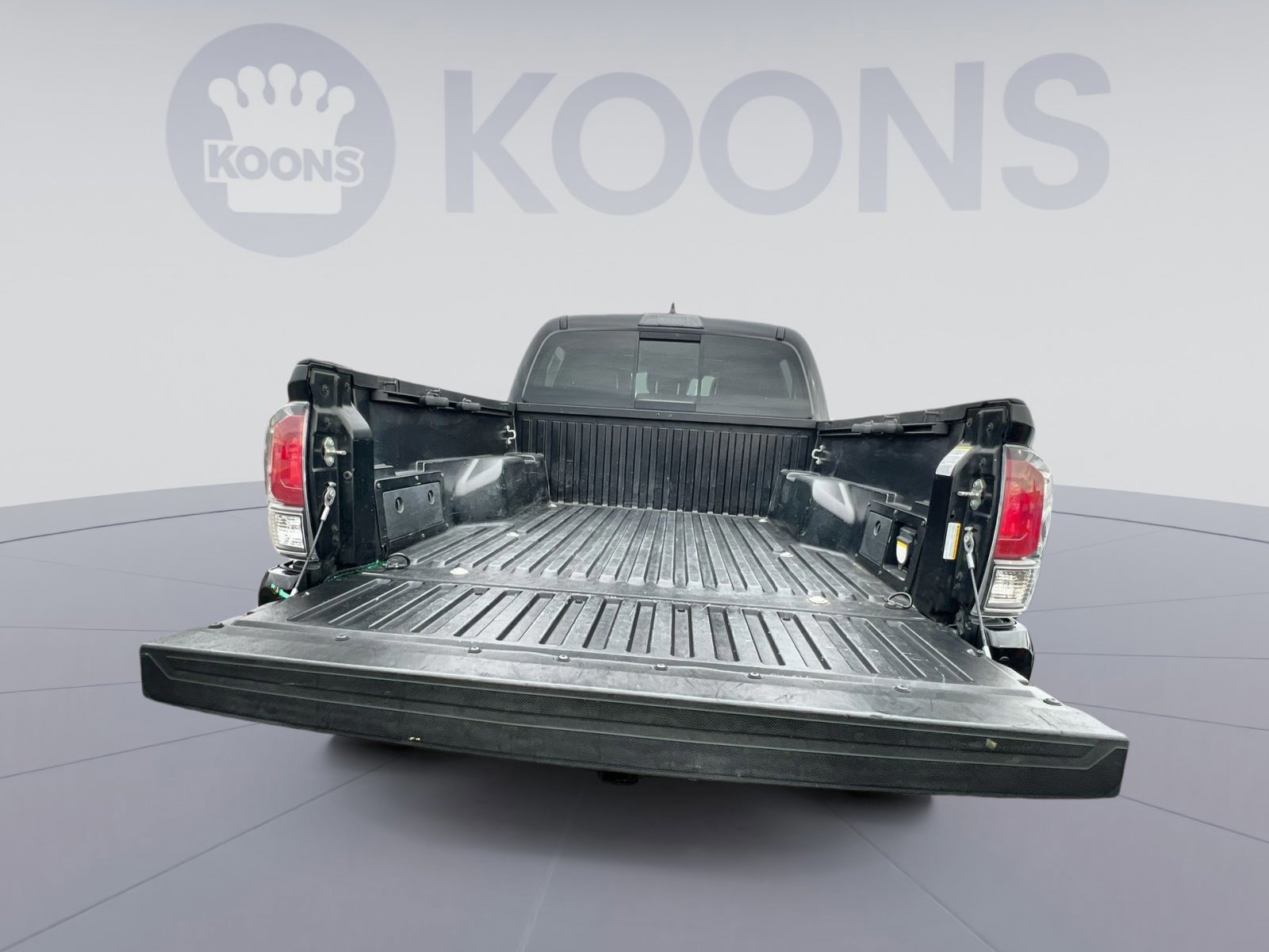 Used 2018 Toyota Tacoma Limited image 26