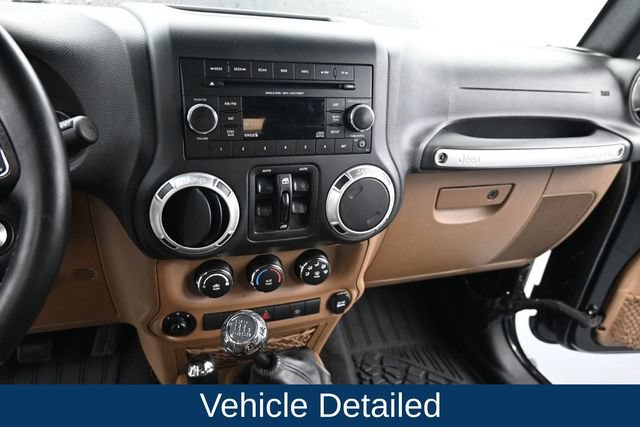 Used 2017 Jeep Wrangler Unlimited Sahara w/ Max Tow Package AWD/4WD image 18