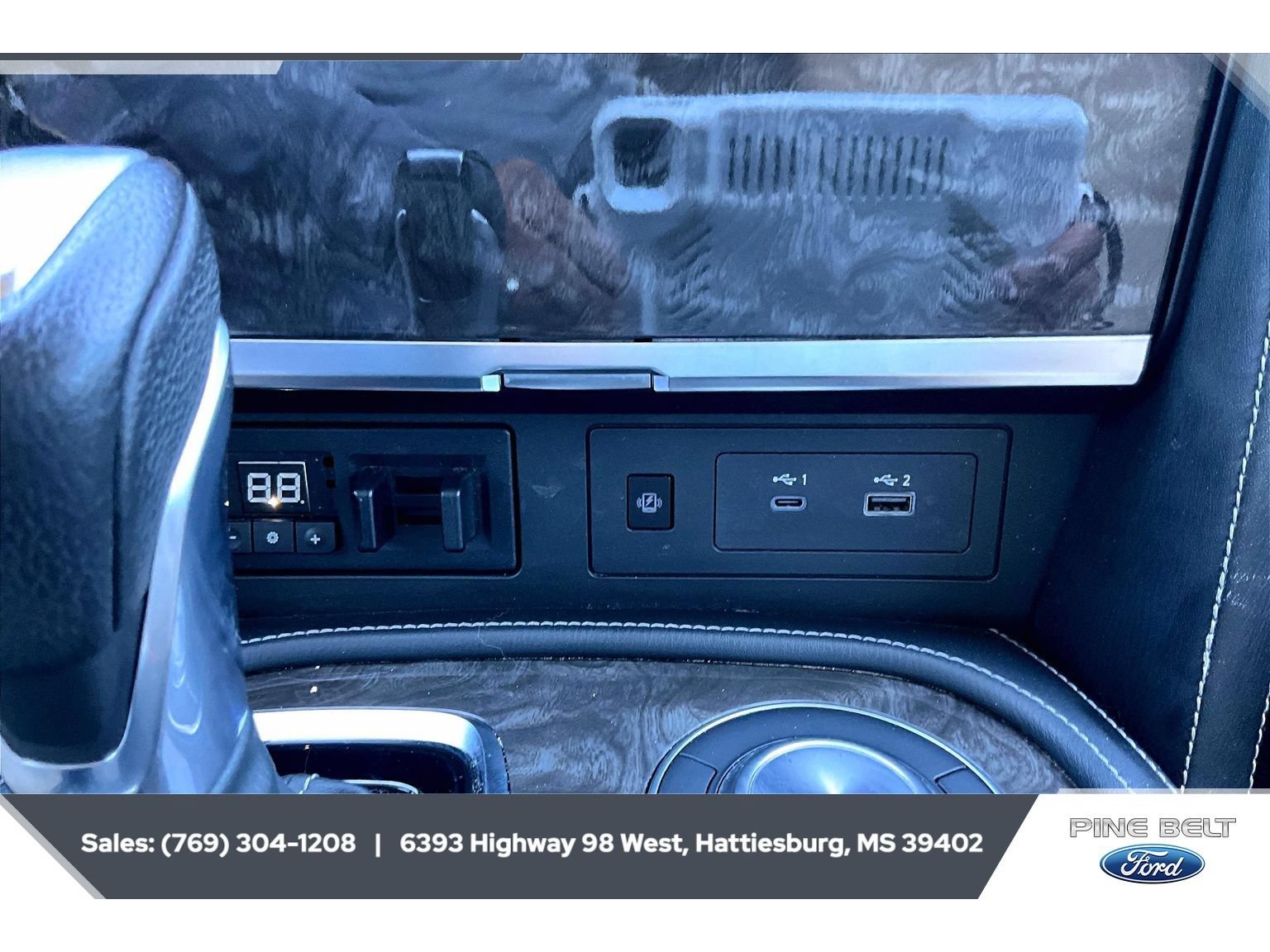Used 2021 Nissan Armada Platinum w/ Captain's Chairs Package RWD image 24