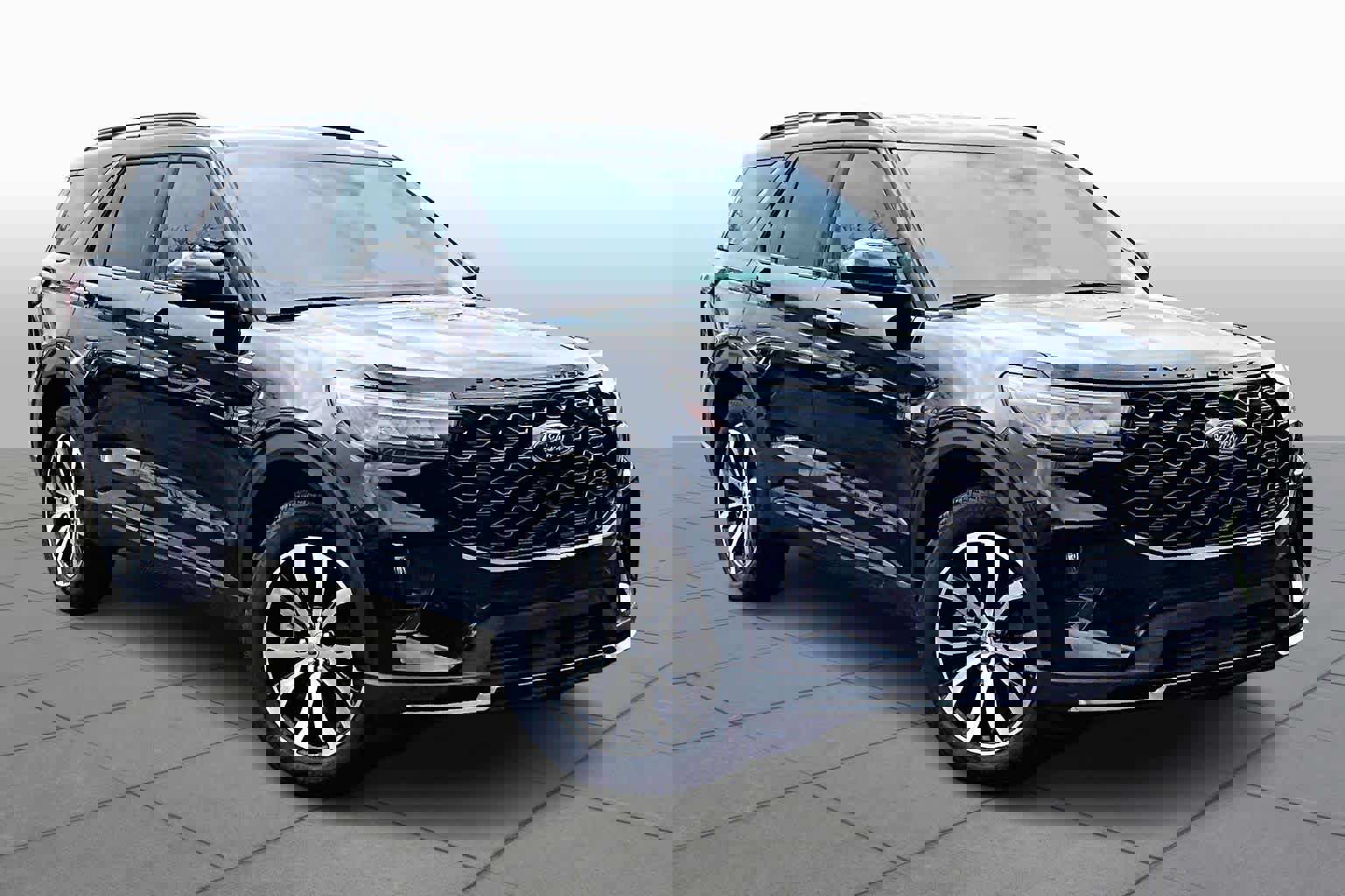 Certified 2025 Ford Explorer ST-Line image 3