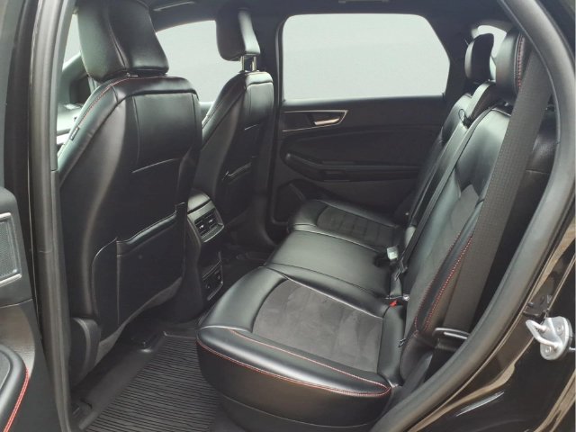 Certified 2024 Ford Edge ST-Line AWD/4WD image 9