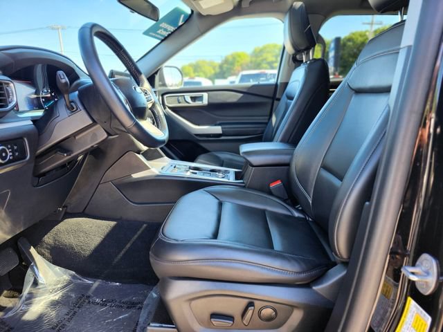 Certified 2023 Ford Explorer XLT w/ Equipment Group 202A AWD/4WD image 19