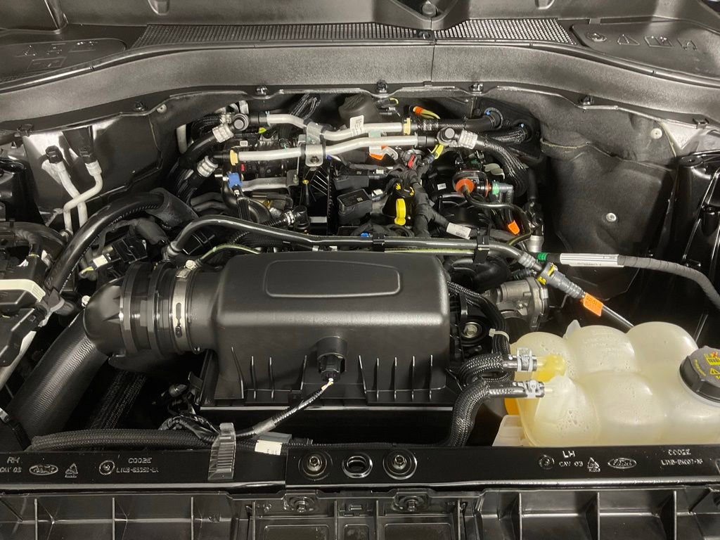 Certified 2024 Ford Explorer XLT w/ Equipment Group 202A image 9