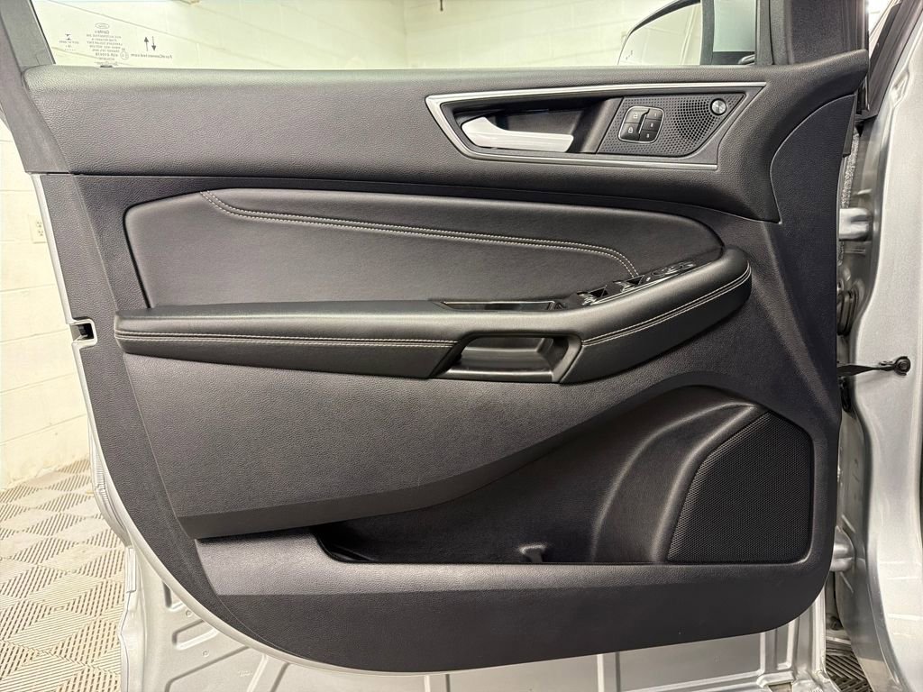Certified 2020 Ford Edge Titanium image 16