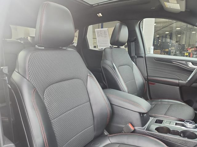 Certified 2023 Ford Escape ST-Line Select w/ Tech Pack #2 AWD/4WD image 32