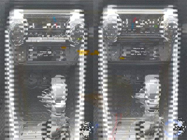 Used 2022 Toyota RAV4 SE image 16