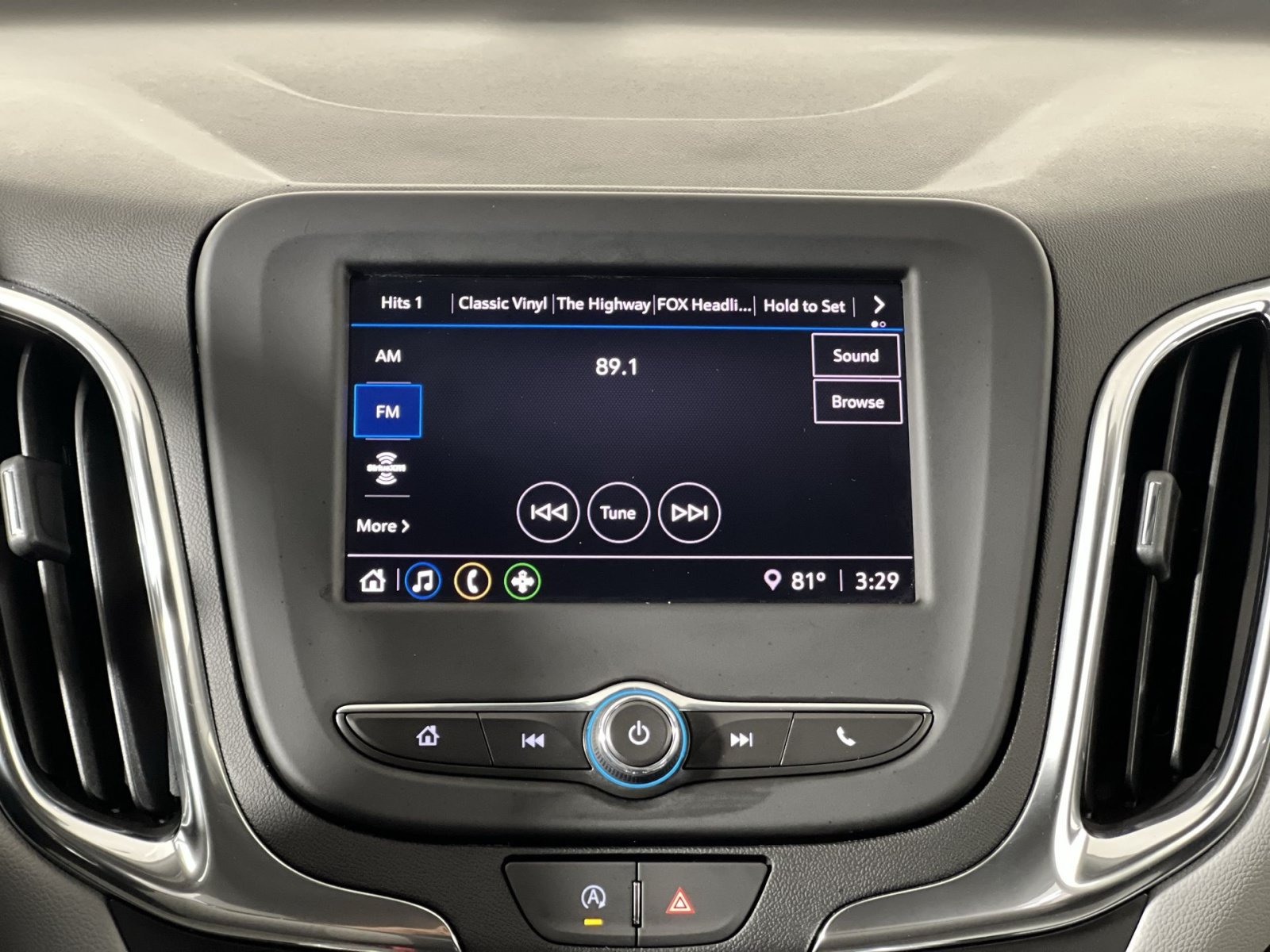 Used 2024 Chevrolet Equinox LS AWD/4WD image 18