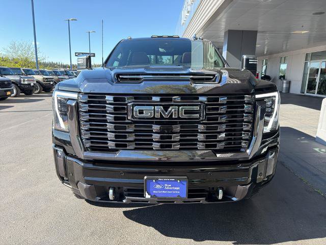 Used 2024 GMC Sierra 3500 Denali Ultimate AWD/4WD image 2