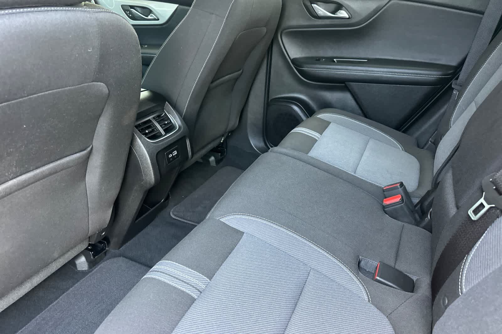 Used 2025 Chevrolet Blazer LT AWD/4WD image 4