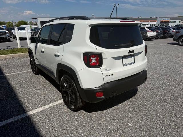 Used 2017 Jeep Renegade Altitude AWD/4WD image 3