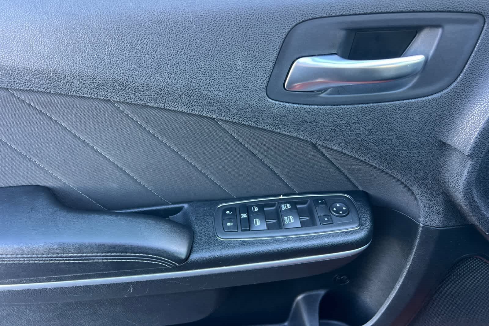 Used 2022 Dodge Charger SXT w/ Cold Weather Package image 13