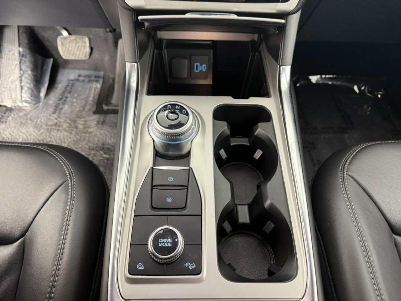 Certified 2022 Ford Explorer XLT w/ Equipment Group 202A image 19