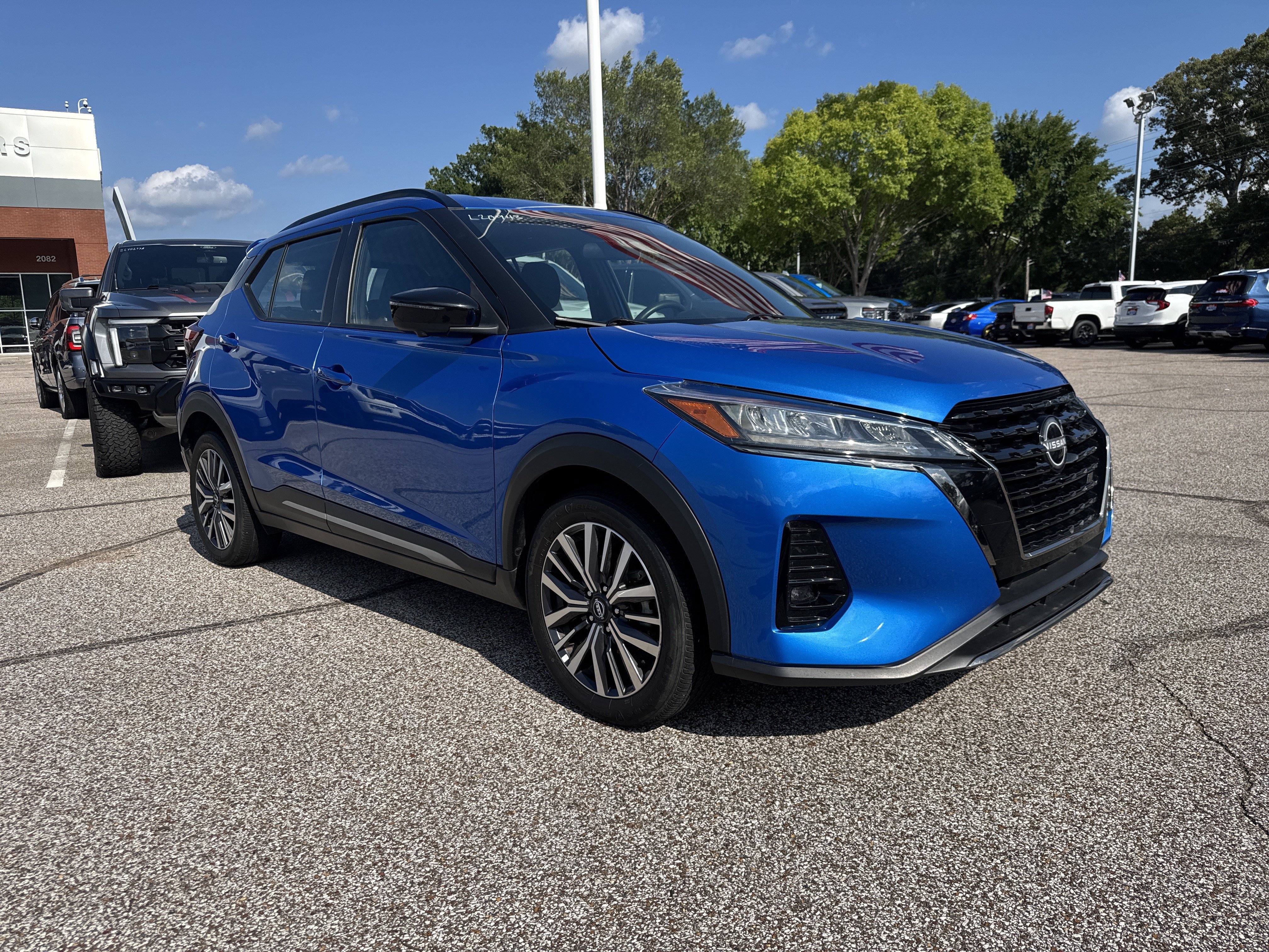 Used 2024 Nissan Kicks SR