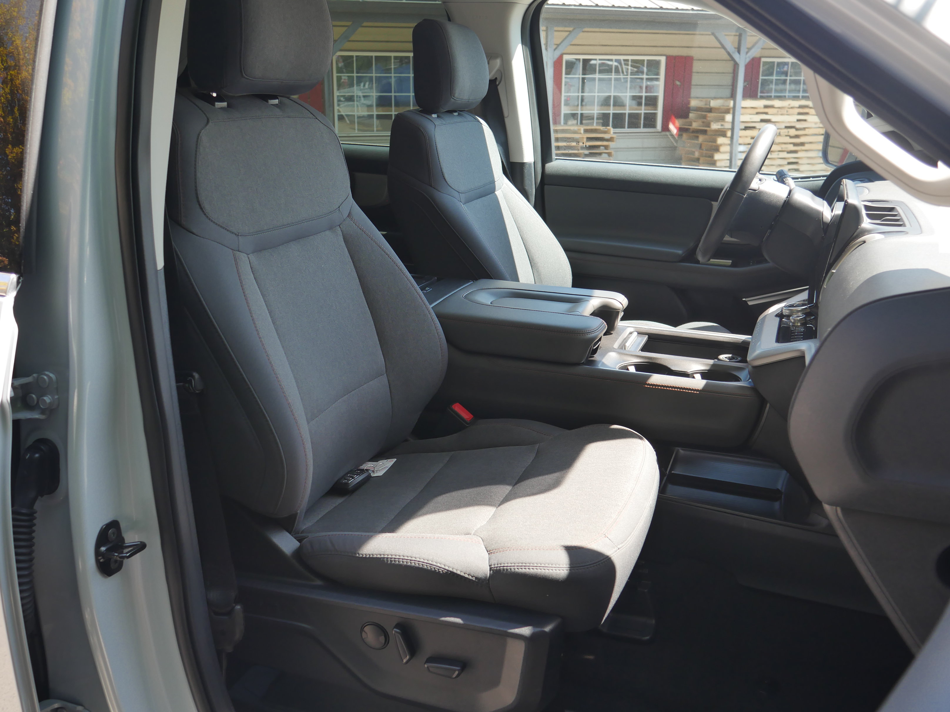Certified 2025 Ford Expedition Active AWD/4WD image 24