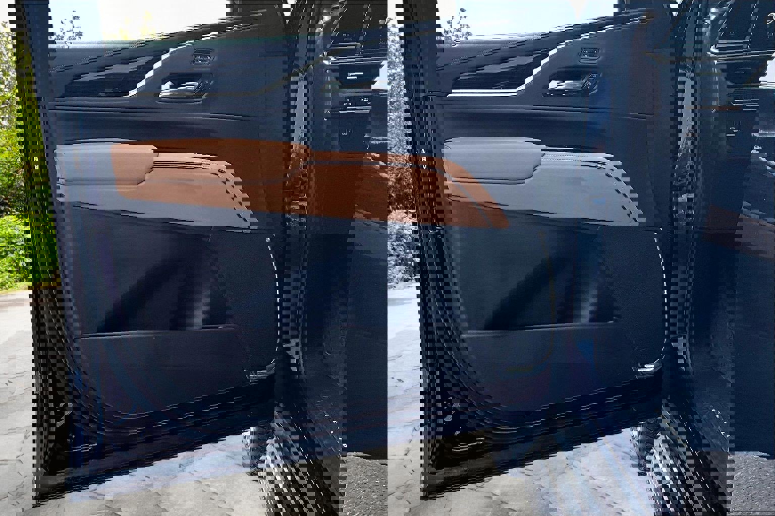 Used 2023 Cadillac Escalade Premium Luxury image 23