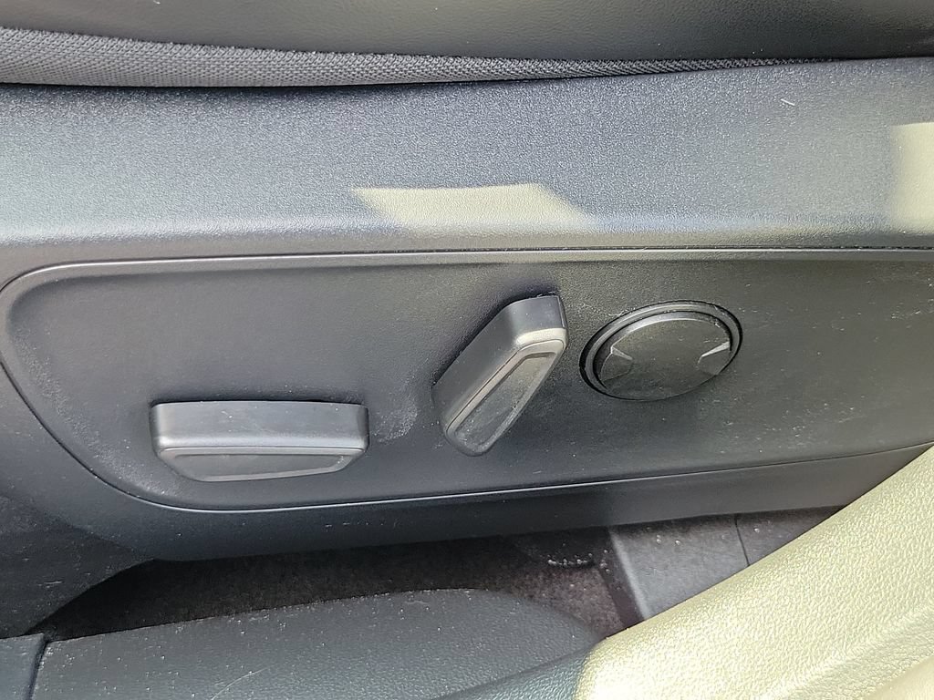 Certified 2024 Ford Escape ST-Line w/ Tech Pack #1 FWD image 9