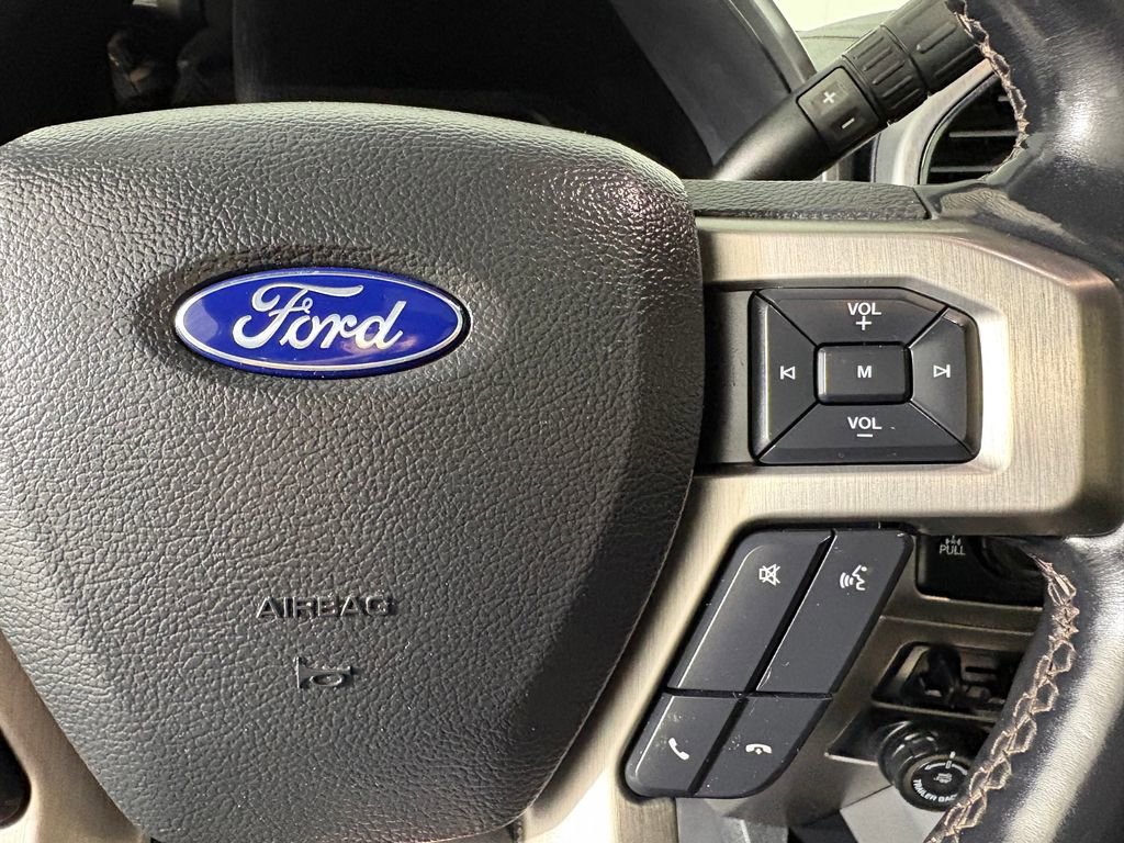 Certified 2022 Ford F350 Platinum w/ Tremor Off-Road Package AWD/4WD image 23