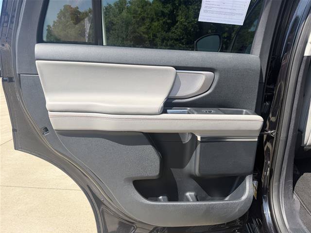 Certified 2025 Ford Expedition Active AWD/4WD image 24