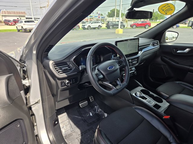 Certified 2023 Ford Escape ST-Line AWD/4WD image 2