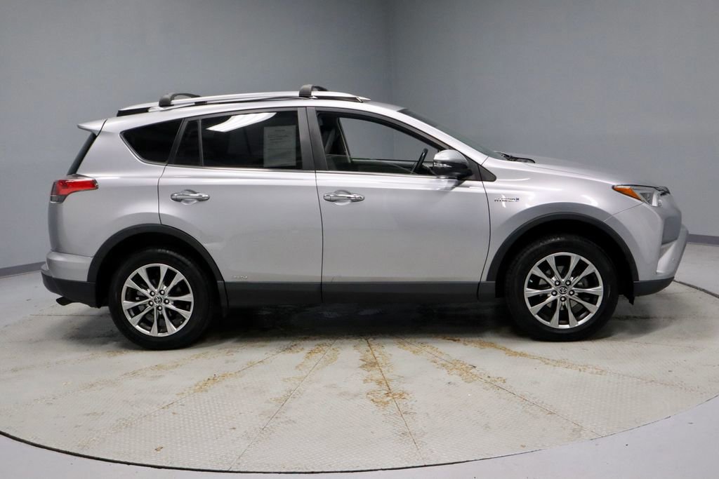 Used 2018 Toyota RAV4 Limited AWD/4WD image 6