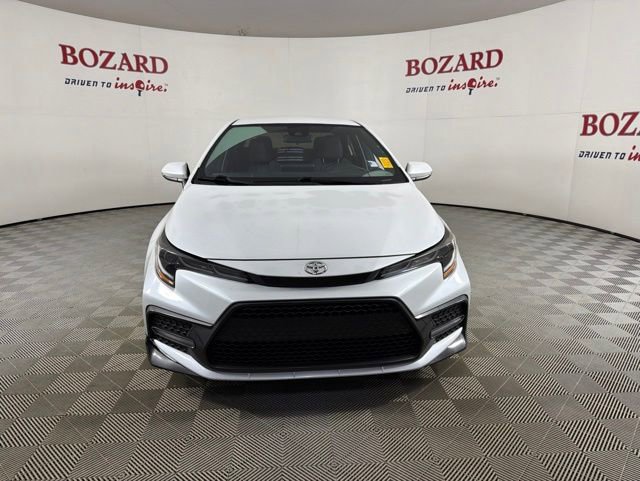 Used 2022 Toyota Corolla SE FWD image 2