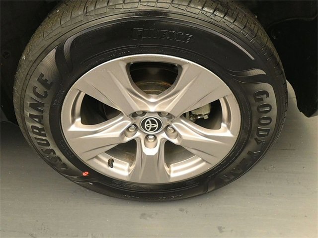 Used 2022 Toyota RAV4 XLE image 9