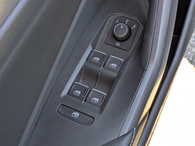 Used 2023 Volkswagen Jetta SE image 16