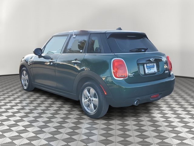 Used 2018 MINI Cooper 4-Door Hardtop image 4