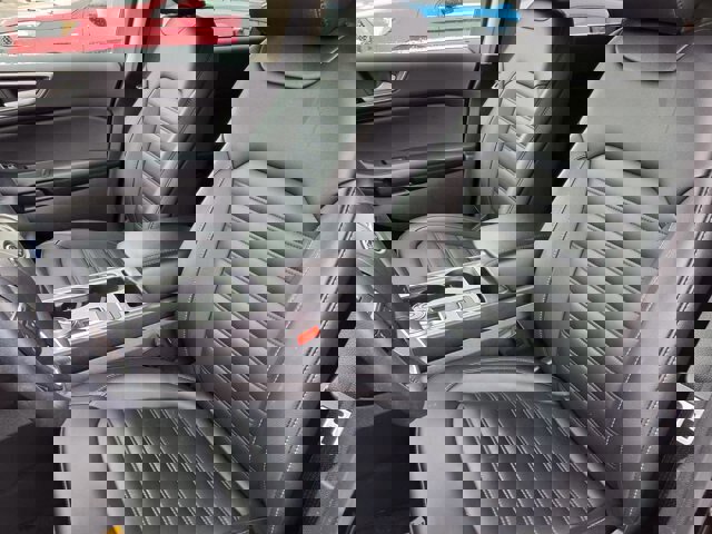 Certified 2024 Ford Edge SEL w/ Convenience Package image 3