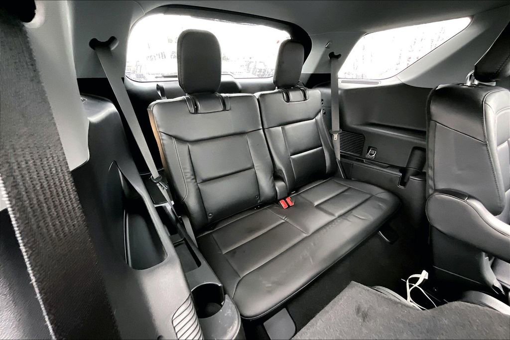 Certified 2020 Ford Explorer XLT w/ Equipment Group 202A image 25